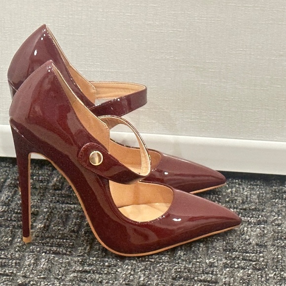 Oxblood Mary Janes High Heels (7) Runs Small - Picture 5 of 8